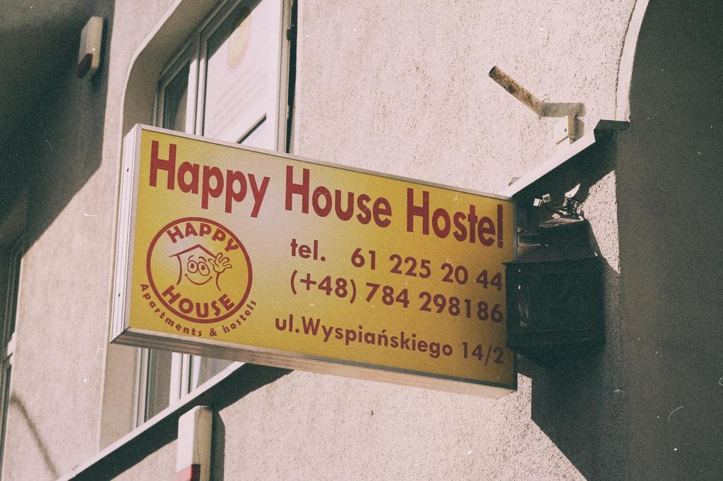 Happy House Hostel Познань Экстерьер фото