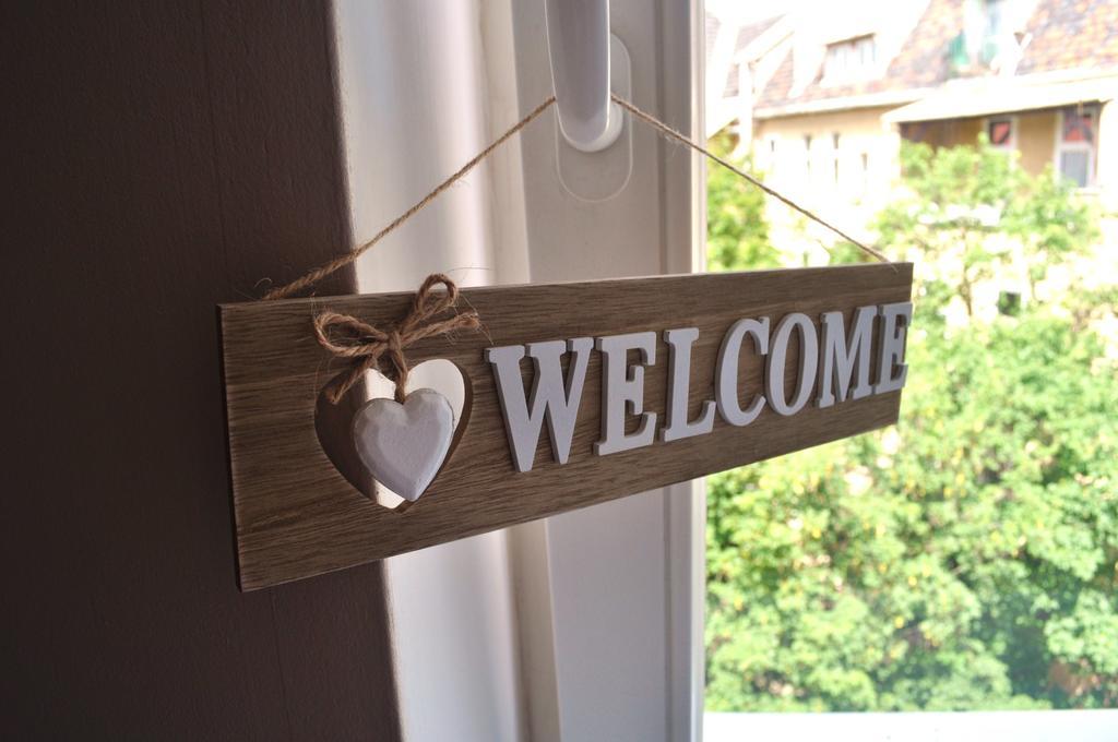 Happy House Hostel Познань Экстерьер фото